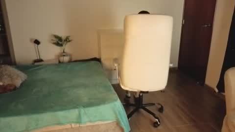 renaxi_smith online show from 11-30-25, 07:51