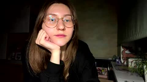 Mia online show from 04-24-26, 05:37