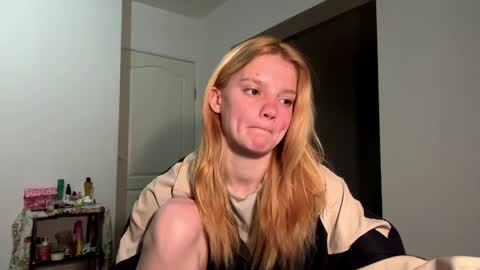 Snapshot of rendabecnel chatting on 04-15-26, 01:23 Tiffany online show from 04-15-26, 01:23