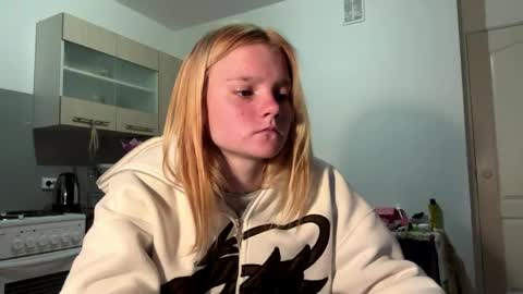 Snapshot of rendabecnel chatting on 04-19-26, 02:22 Tiffany online show from 04-19-26, 02:22