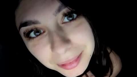 Snapshot of renee_loah chatting on 10-22-25, 09:14 renee_loah online show from 10-22-25, 09:14