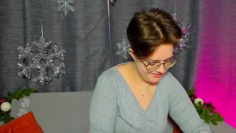 Snapshot of renee_turner chatting on 12-15-24, 07:02 renee_turner online show from 12-15-24, 07:02