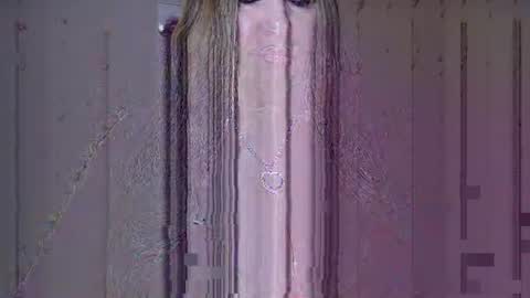 Snapshot of reneice chatting on 11-16-25, 05:18 ReneIce online show from 11-16-25, 05:18