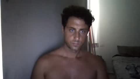 Snapshot of renud chatting on 09-08-25, 09:58 renud online show from 09-08-25, 09:58