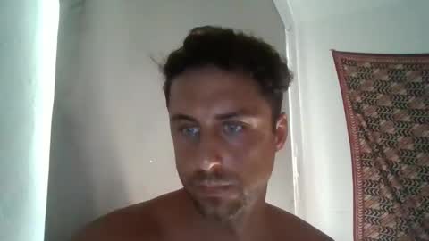 Snapshot of renud chatting on 10-03-25, 09:45 renud online show from 10-03-25, 09:45