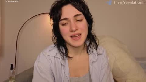 Snapshot of revalation_ chatting on 11-19-25, 05:35 Ewiwi online show from 11-19-25, 05:35