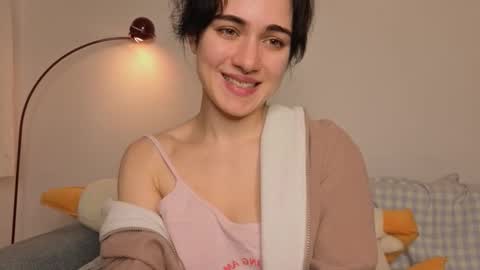 Ewiwi online show from 12-22-25, 04:26