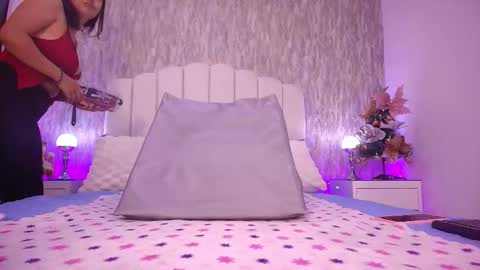 Snapshot of reven_lilith chatting on 12-04-25, 03:05 REVEN online show from 12-04-25, 03:05