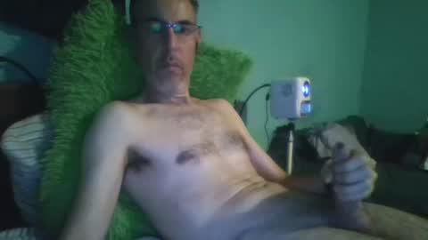 Snapshot of reyes_albert2006 chatting on 09-16-25, 11:00 reyes_albert2006 online show from 09-16-25, 11:00