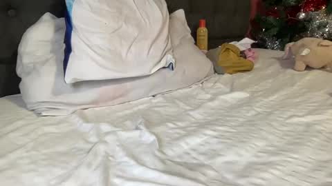 Snapshot of reyna77 chatting on 12-19-24, 09:49 reyna77 online show from 12-19-24, 09:49