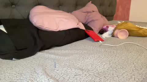 Snapshot of reyna77 chatting on 02-05-25, 04:47 reyna77 online show from 02-05-25, 04:47