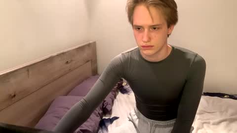 Lola online show from 05-31-26, 05:53