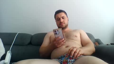 Snapshot of reynman2 chatting on 11-02-25, 11:01 reynman2 online show from 11-02-25, 11:01