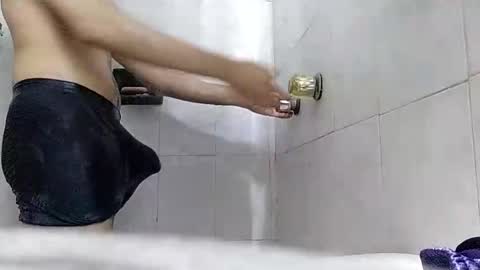 Snapshot of reynspen chatting on 10-13-25, 02:44 Reynspen online show from 10-13-25, 02:44