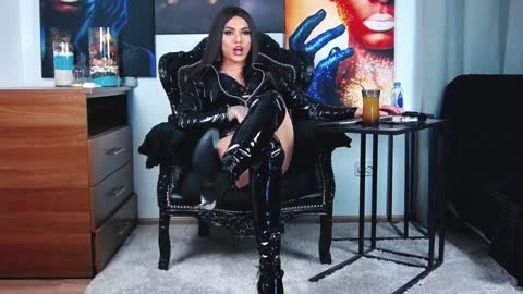 Snapshot of rheadespot chatting on 01-25-25, 01:08 Rhea online show from 01-25-25, 01:08