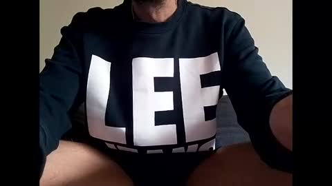 Snapshot of rhymes2479 chatting on 09-18-25, 06:15 Shaved cock ready online show from 09-18-25, 06:15