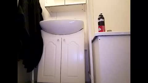 Snapshot of rhymes2479 chatting on 09-22-25, 04:58 Shaved cock ready online show from 09-22-25, 04:58