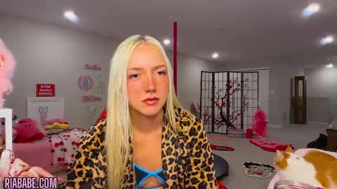 Snapshot of riababe chatting on 10-07-25, 03:36 ria online show from 10-07-25, 03:36