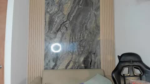 Riana online show from 10-05-25, 04:49