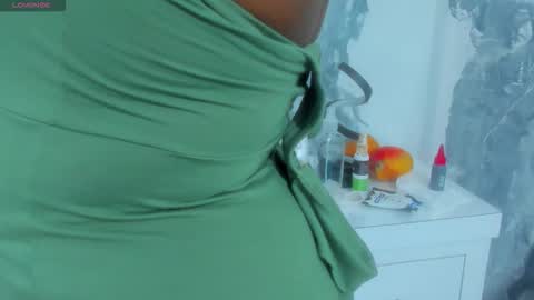 Riana online show from 10-19-25, 09:04