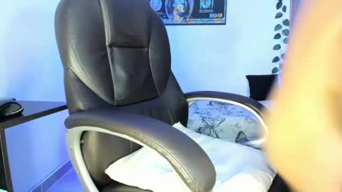 Snapshot of riancum chatting on 02-19-25, 06:11 juan online show from 02-19-25, 06:11