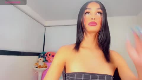 Snapshot of riannagarcia_ chatting on 01-16-25, 01:37 Rianna Garcia online show from 01-16-25, 01:37