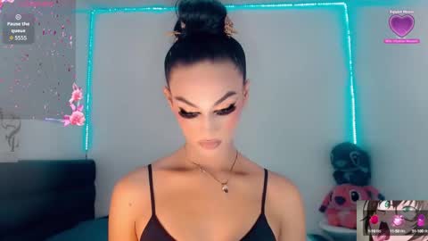 Snapshot of riannagarcia_ chatting on 10-02-25, 03:35 Rianna Garcia online show from 10-02-25, 03:35