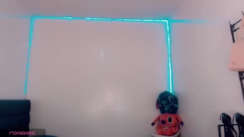 Snapshot of riannagarcia_ chatting on 10-28-25, 03:10 Rianna Garcia online show from 10-28-25, 03:10