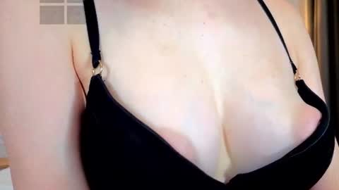 Snapshot of riawoods chatting on 07-09-26, 08:46 Ria Woods online show from 07-09-26, 08:46