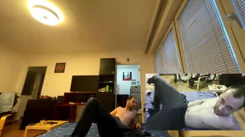 Snapshot of ricciardio chatting on 09-16-25, 04:57 ricciardio online show from 09-16-25, 04:57