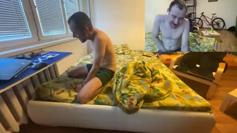 Snapshot of ricciardio chatting on 09-22-25, 04:58 ricciardio online show from 09-22-25, 04:58