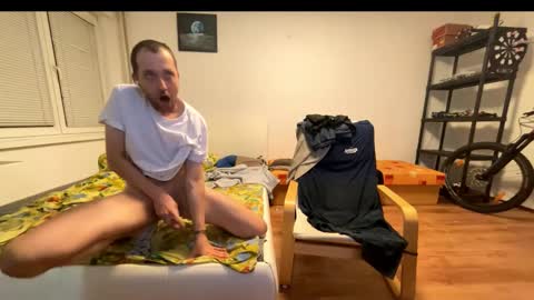 Snapshot of ricciardio chatting on 10-05-25, 06:39 ricciardio online show from 10-05-25, 06:39