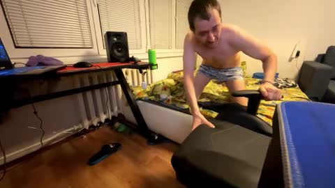 Snapshot of ricciardio chatting on 10-26-25, 04:18 ricciardio online show from 10-26-25, 04:18