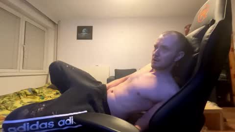 Snapshot of ricciardio chatting on 11-17-25, 06:35 ricciardio online show from 11-17-25, 06:35