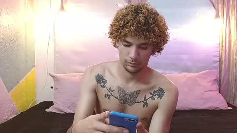 Snapshot of rich_de_la_rosa chatting on 12-01-25, 04:17 rich and kitty online show from 12-01-25, 04:17