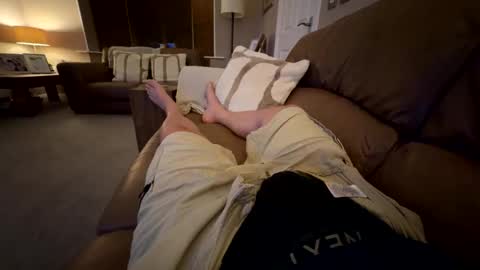 Snapshot of rich_uk56 chatting on 05-25-26, 10:49 UK Straight Guy online show from 05-25-26, 10:49