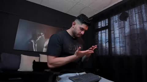 Snapshot of richard_milleer chatting on 02-17-25, 12:38 Ricardo online show from 02-17-25, 12:38