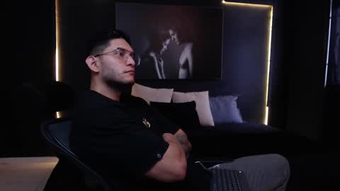 Snapshot of richard_milleer chatting on 02-27-25, 05:47 Ricardo online show from 02-27-25, 05:47