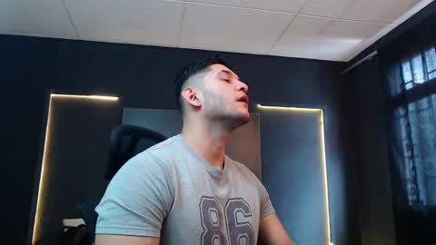 Snapshot of richard_milleer chatting on 10-02-25, 01:40 Ricardo online show from 10-02-25, 01:40