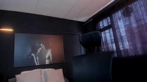 Snapshot of richard_milleer chatting on 10-14-25, 01:45 Ricardo online show from 10-14-25, 01:45