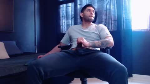 Snapshot of richard_milleer chatting on 10-21-25, 02:51 Ricardo online show from 10-21-25, 02:51