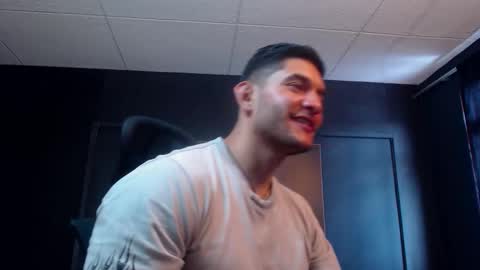 Snapshot of richard_milleer chatting on 11-25-25, 02:17 Ricardo online show from 11-25-25, 02:17