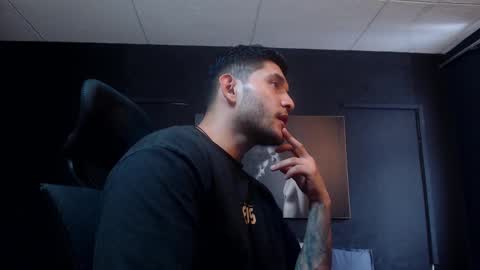 Snapshot of richard_milleer chatting on 11-29-25, 04:21 Ricardo online show from 11-29-25, 04:21