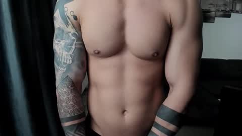 Snapshot of richarddarell chatting on 10-21-25, 04:46 RichardDarell online show from 10-21-25, 04:46