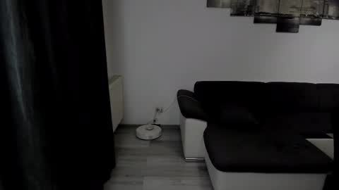 Snapshot of richarddarell chatting on 10-28-25, 05:33 RichardDarell online show from 10-28-25, 05:33