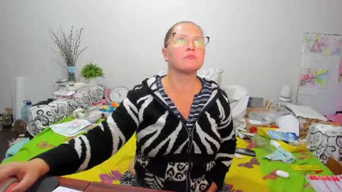 Anna - not anna - right Anna  online show from 11-09-25, 03:43