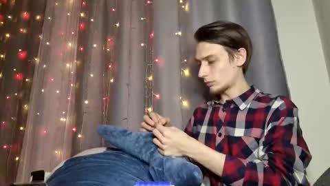 Snapshot of rick_reed chatting on 12-23-24, 02:07 Rick online show from 12-23-24, 02:07