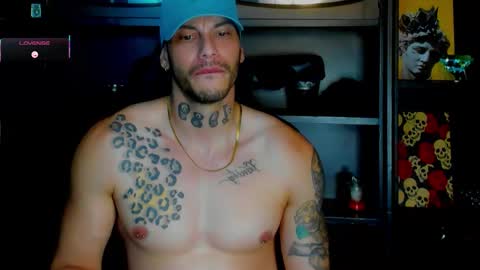 Snapshot of rickg_oficial chatting on 10-01-25, 01:00 RICKG online show from 10-01-25, 01:00