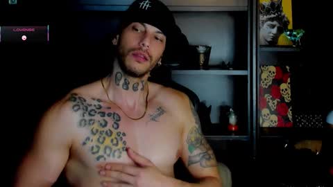 Snapshot of rickg_oficial chatting on 10-18-25, 02:14 RICKG online show from 10-18-25, 02:14