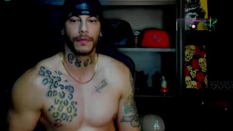 Snapshot of rickg_oficial chatting on 10-22-25, 12:11 RICKG online show from 10-22-25, 12:11